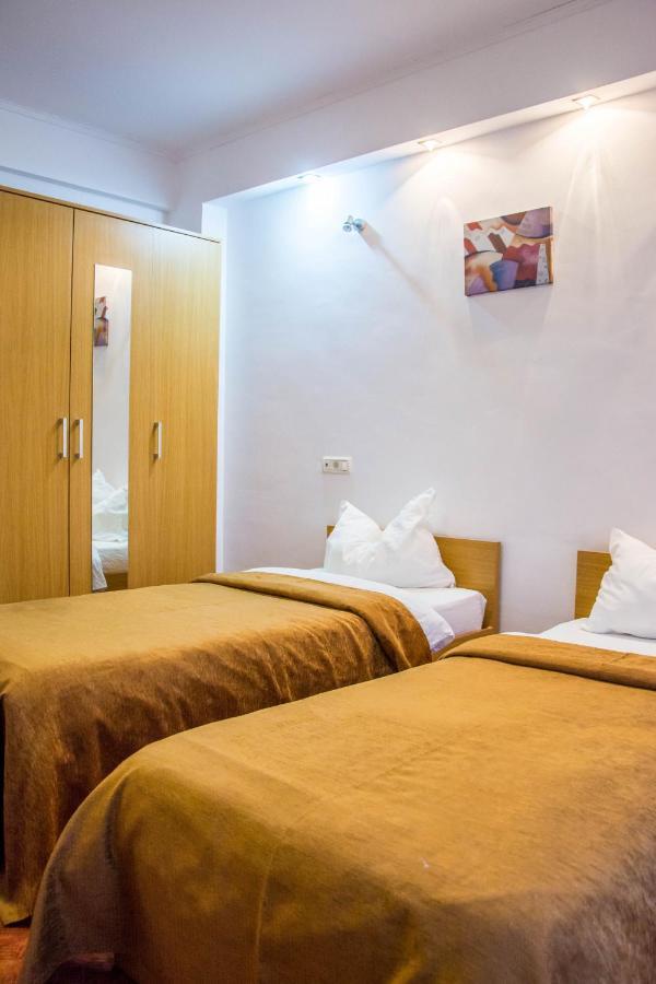 Hotel Riga อาราด ภายนอก รูปภาพ