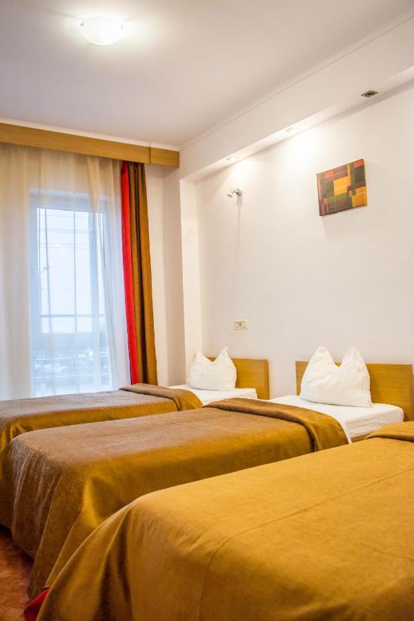 Hotel Riga อาราด ภายนอก รูปภาพ