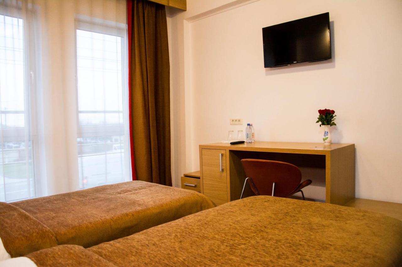 Hotel Riga อาราด ภายนอก รูปภาพ