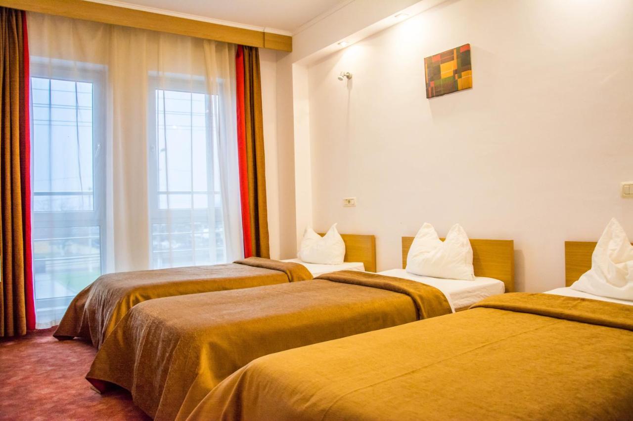 Hotel Riga อาราด ภายนอก รูปภาพ