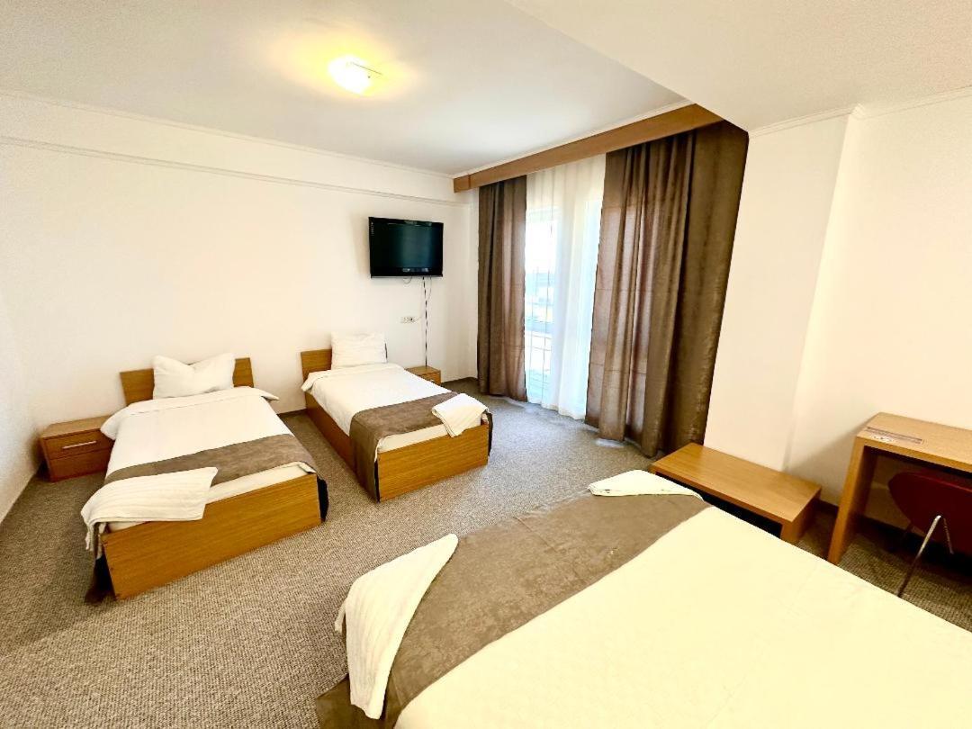 Hotel Riga อาราด ภายนอก รูปภาพ