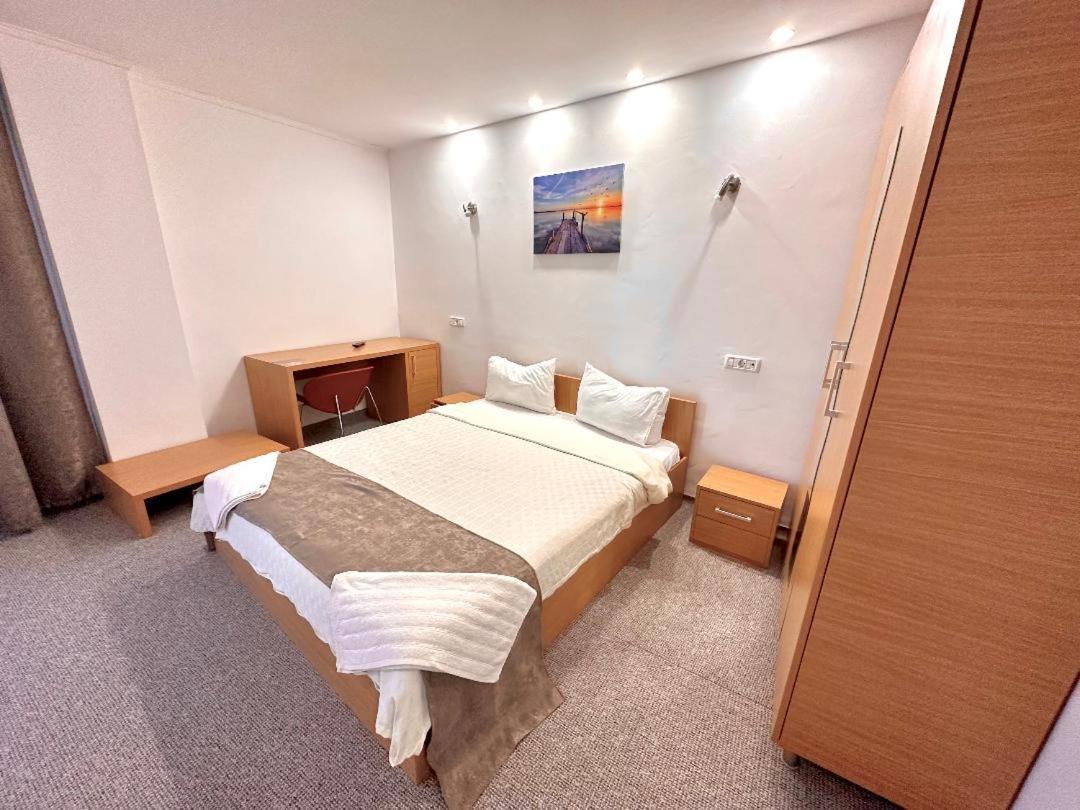 Hotel Riga อาราด ภายนอก รูปภาพ